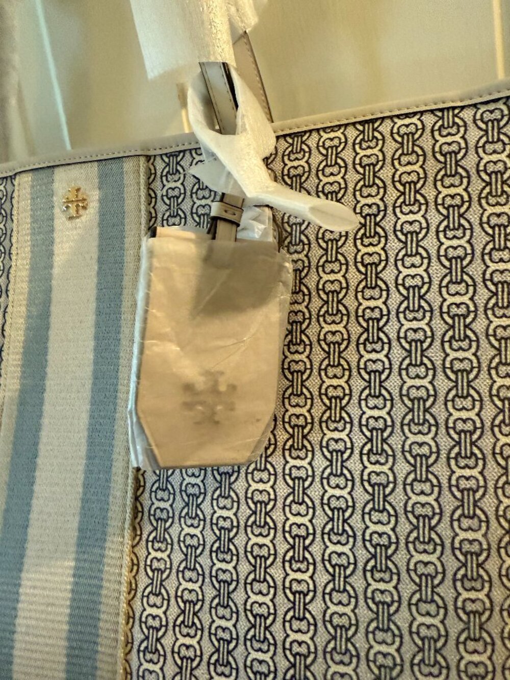 Tory Burch Gemini Link Canvas Tote Bag - Picture 6 of 6